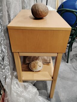 odkládací stolek - 4