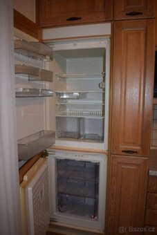 Venkovská kuchyně světlý dub masiv se spotřebiči,5567 - 4