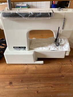 Šicí stroj - 4