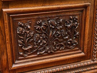 Masivní dubová knihovna v renesančním stylu, 19. století - 4