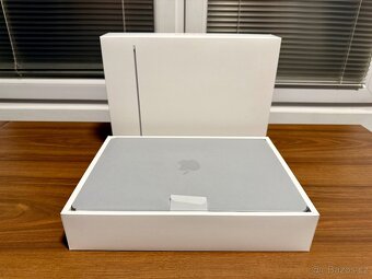 MacBook Air M3 16/256GB Space Gray - 4