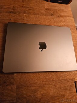 MacBook Pro M2 Pro 14” 2023 16/512GB - Nová Baterie a příslu - 4