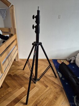 Fotografické studio, stativ, světlo, softbox, foto pozadí - 4