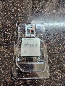 AMD Ryzen 7 5800x - 4