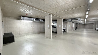 Pronájem garážového stání, Provazníkova, s elektrikou, 20m² - 4