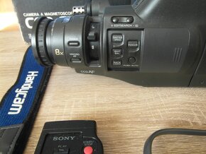 Sony Handycam Video Camera Recorder CCD-F375E Video 8 - 4