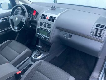 Volkswagen Touran, 2,0 TDi, automat DSG, vyhř.sedadla - 4