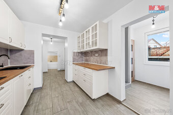 Prodej rodinného domu v Prackovicích nad Labem - 4