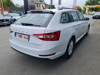Škoda Superb 2.0TDI Ambition - 4