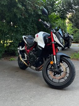 Honda CB 750 Hornet - 4