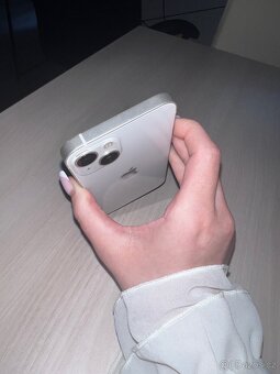 iPhone - 4