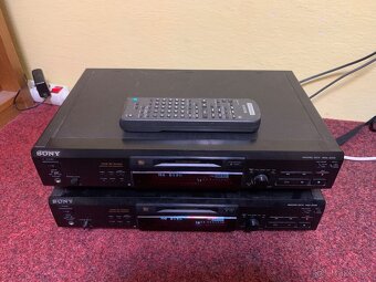 2x Sony MDS-JE520 s jedním dálkovým ovladačem - 4