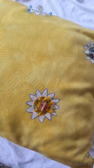 Ruzne dekoracni polstare foto uvnitř - 4