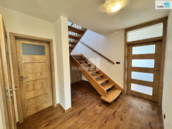 Pronájem domu 4+kk, 170 m2, po rekonstrukci, terasa, krásná - 4