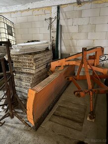 Zadní otočná traktorová radlice na sníh - 4