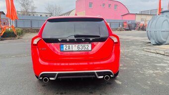 Volvo V60 D5, 151 KW R-design nebourané - 4