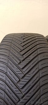 Hankook Kinergy 4S2 235/45 R18 98Y 4 - 5 mm - 4