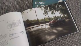 GT Sport - model auta + příručka APEX ze sběratelské edice - 4