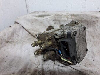 NISSAN ALMERA Tino ČERPADLO VSTŘIKOVAČE 0470504012 - 4