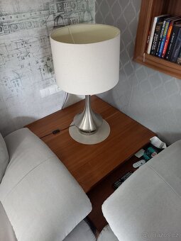 Rohová sestava - 2x gauč, rozkládací stolek, lampa - 4