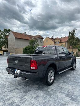Dodge Ram 1500 V8 hemi 2015 - 4