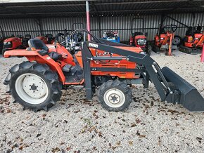 malotraktor Kubota L1-215 4x4 s čelním nakladačem - 4