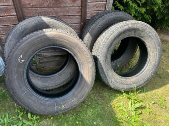 Bridgestone Blizzak 215/70 r16 - 4