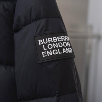 Unisex zimní bunda/vesta značky Burberry vel.XL - 4