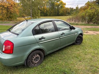 Hyundai Accent 1.4i, 71 kW – rok 2007 - 4