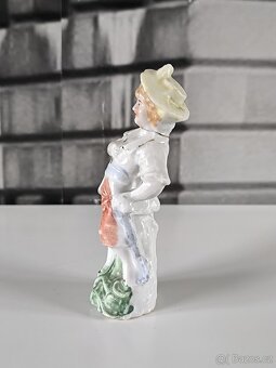 Starožitná porcelánová figurka - chlapec - 4
