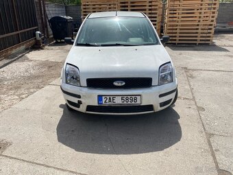 Ford Fusion - 4