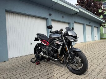 Triumph Street Triple 765 RS s doplňky přes 20 tis., 790 km - 4