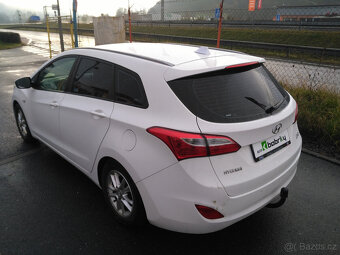 Hyundai i30 1.6i 88 kW - 4
