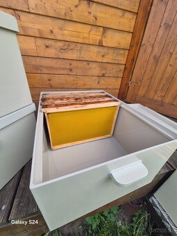 Včelařství - plastové přepravní bedny na rámky - 4
