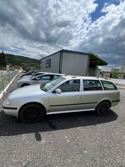 Škoda Octavia 1,6 benzín - 4
