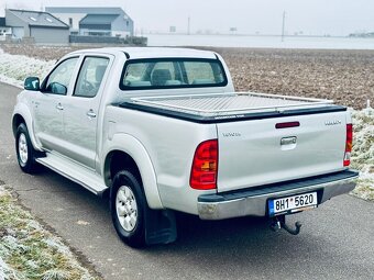 Toyota Hilux 2.5 D-4D - 4