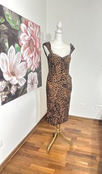 Koktejlové šaty Lavish Alice ( Nové ) PC 5.400 - 4