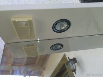 Koupelnové zrcadlo a světlo š. 80 cm, v. 105 cm - 4