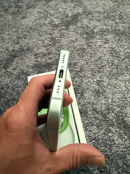 iPhone 15 GREEN na díly - 4