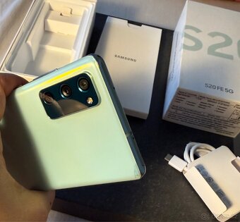 Samsung S20 FE 5G mint, TOP STAV - 4