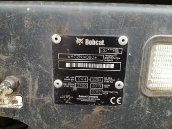 Bagr Bobcat E32 - 4