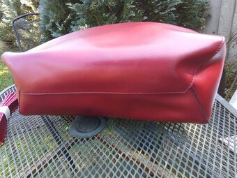 VÍNOVÁ KOŽENÁ  KABELKA - 4