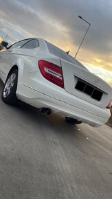 Mercedes Benz C180 Coupe - 4