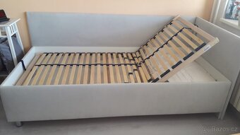 Čalouněná postel s úložným prostorem - 4