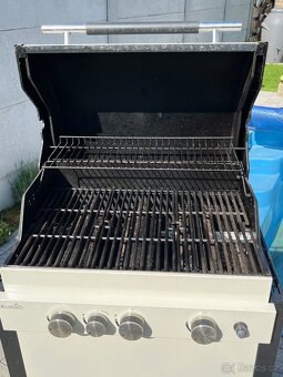 Zahradní plynový gril Charbroil - 4