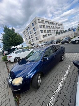 Volkwagen Jetta - 4