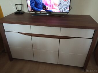 Obývací sestava 4 komoda a 2 polic - 4