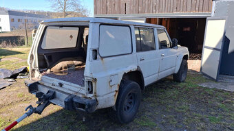 Nissan Patrol Y60 Wagon + karoserie - 4