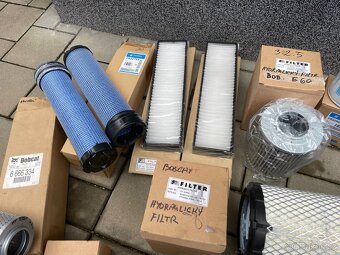 Různé filtry bagr Bobcat Doosan - 4