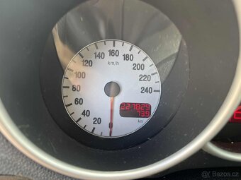 Alfa Romeo 147 JTD - 4